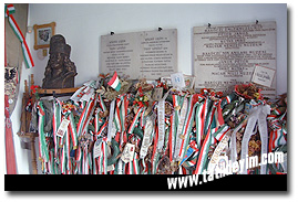  Rokoczi Müzesi Girişi

Fotoğraf: Mahir Yıldız
Tarih: 26 EYLÜL 2002