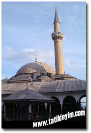  Rüstempaşa Camii

Fotoğraf: Gökhan Önal
Tarih: 24 TEMMUZ 2002