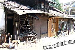  Demirciler Arastasından Dükkanlar

Fotoğraf: Gökhan Önal
Tarih: 25 NİSAN 2004