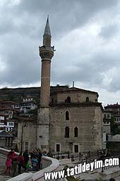  Kazdağlıoğlu Camii

Fotoğraf: Gökhan Önal
Tarih: 23 NİSAN 2004